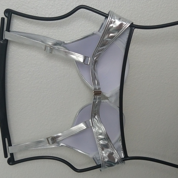 Silver bikini - Picture 5 of 6